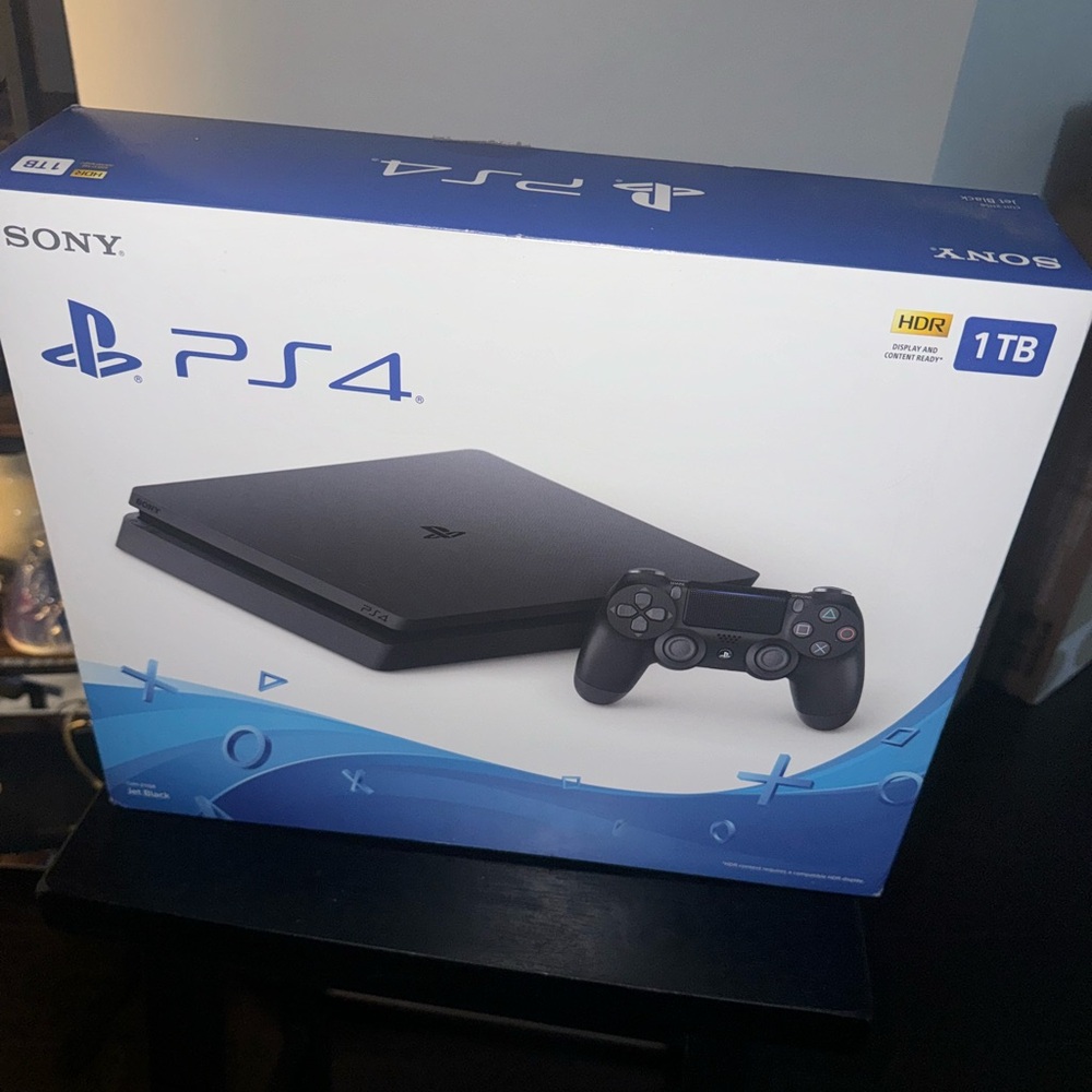 Playstation4 1TB w/ Controller